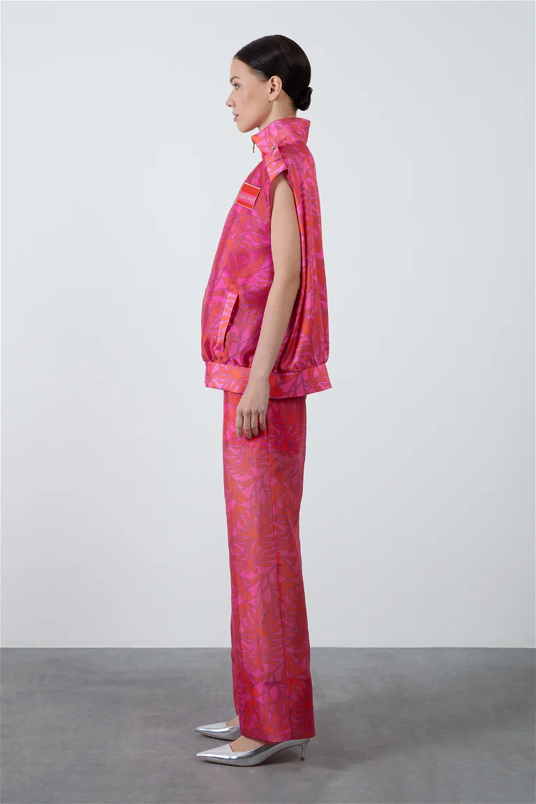 Tag Detailed Mesh-Lined Patterned Fuchsia Vest and Metal Plate Detailed Special Pattern Transparent Fuchsia Pants